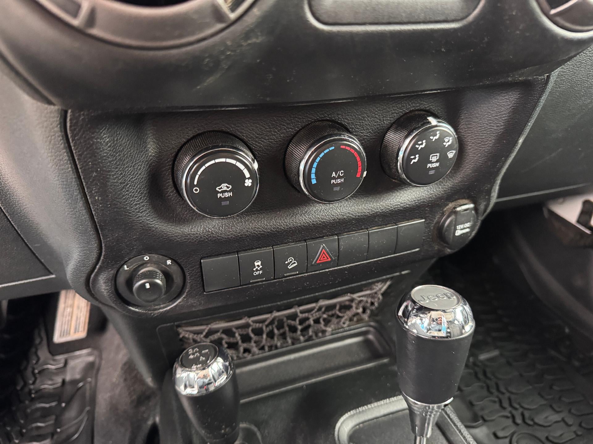 2018 Jeep Wrangler JK Unlimited SPORT S / UNLIMITED / HARD TOP / AUTO TRANS / 3.6 V6 / 44K MILES