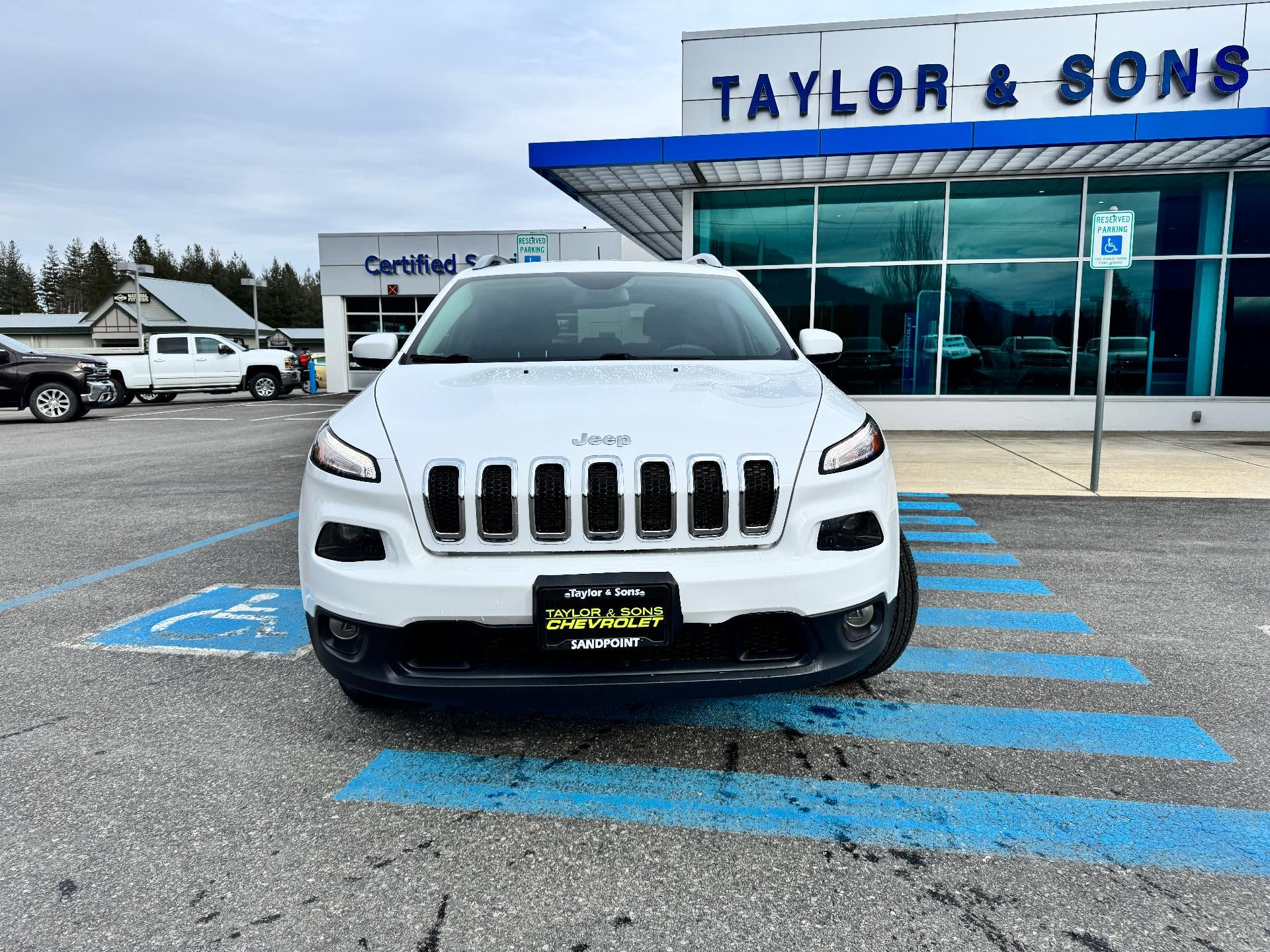Used 2018 Jeep Cherokee Latitude with VIN 1C4PJMCX6JD520824 for sale in Ponderay, ID
