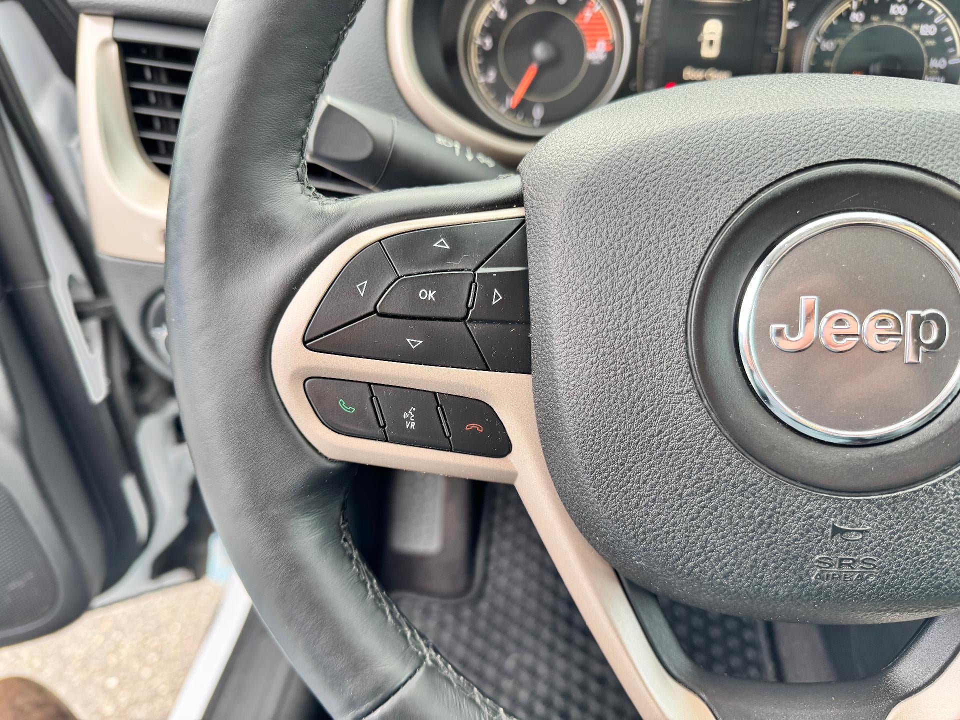 2018 Jeep Cherokee LATITUDE / ALL WHEEL DRIVE / 3.2 V6 / HEATED SEATS / LOCAL TRADE / 43K MILES