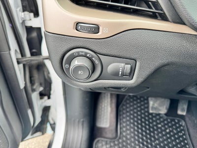 2018 Jeep Cherokee LATITUDE / ALL WHEEL DRIVE / 3.2 V6 / HEATED SEATS / LOCAL TRADE / 43K MILES