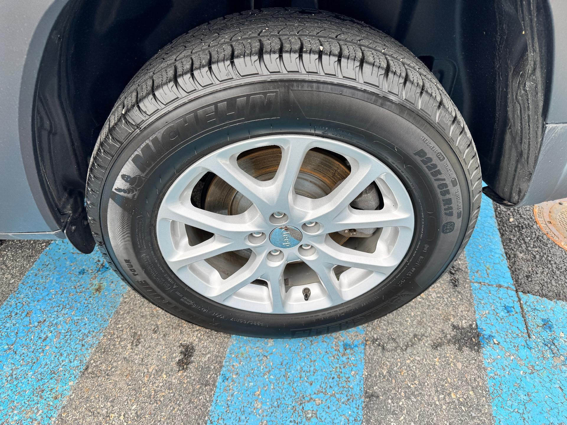 2018 Jeep Cherokee LATITUDE / ALL WHEEL DRIVE / 3.2 V6 / HEATED SEATS / LOCAL TRADE / 43K MILES