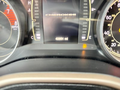 2018 Jeep Cherokee LATITUDE / ALL WHEEL DRIVE / 3.2 V6 / HEATED SEATS / LOCAL TRADE / 43K MILES