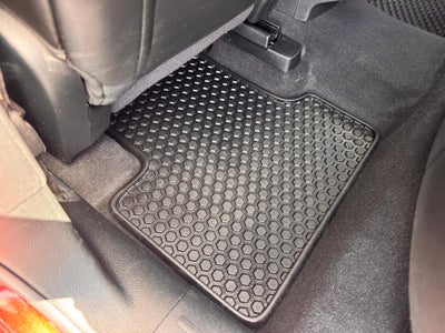 2019 Jeep Cherokee LATITUDE PLUS / 4X4 / 3.2 LITER V6 / PANO SUNROOF / LOCAL TRADE