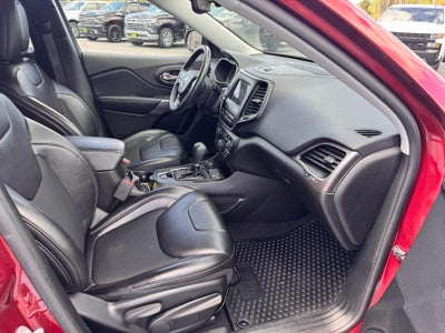 2019 Jeep Cherokee LATITUDE PLUS / 4X4 / 3.2 LITER V6 / PANO SUNROOF / LOCAL TRADE