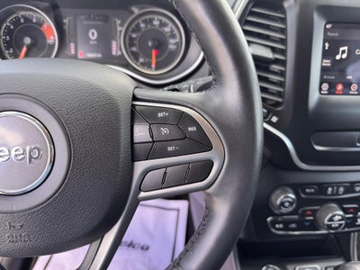 2019 Jeep Cherokee LATITUDE PLUS / 4X4 / 3.2 LITER V6 / PANO SUNROOF / LOCAL TRADE