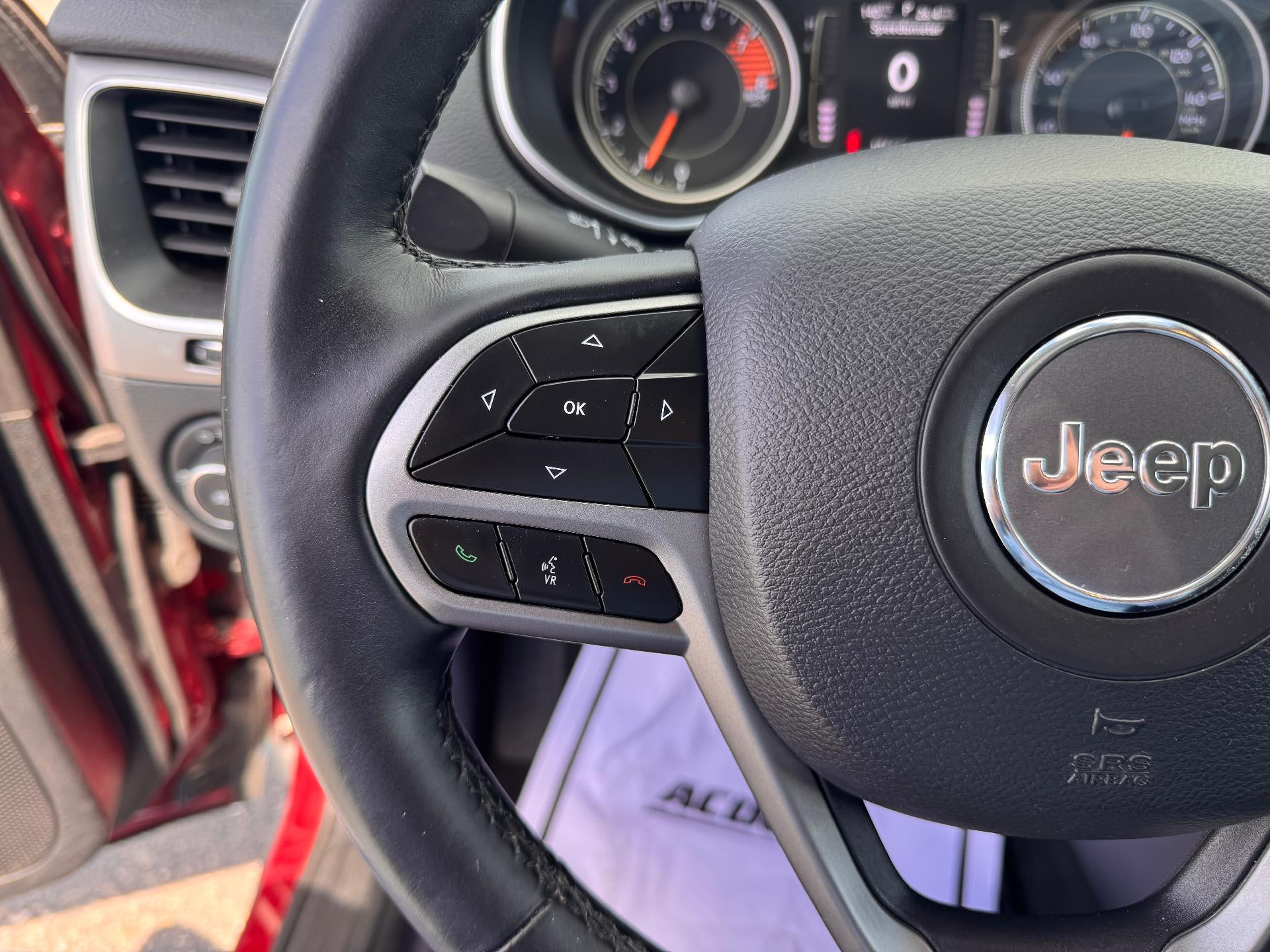 2019 Jeep Cherokee LATITUDE PLUS / 4X4 / 3.2 LITER V6 / PANO SUNROOF / LOCAL TRADE