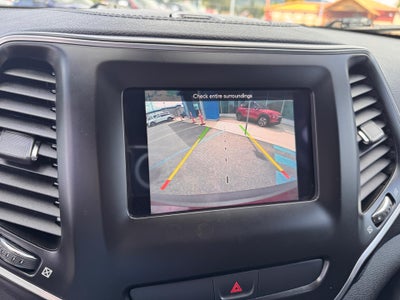 2019 Jeep Cherokee LATITUDE PLUS / 4X4 / 3.2 LITER V6 / PANO SUNROOF / LOCAL TRADE