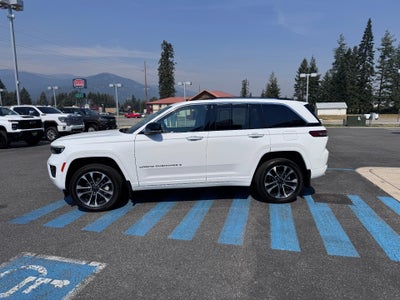 2023 Jeep Grand Cherokee OVERLAND / 3.6 LITER V6 / LUXURY TECH / PRO TECH PCKG / 11K MILES
