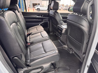 2022 Jeep Wagoneer SERIES II / 4X4 / 5.7 LITER V8 / 8 PASSENGER / 1 OWNER / 52K MILES