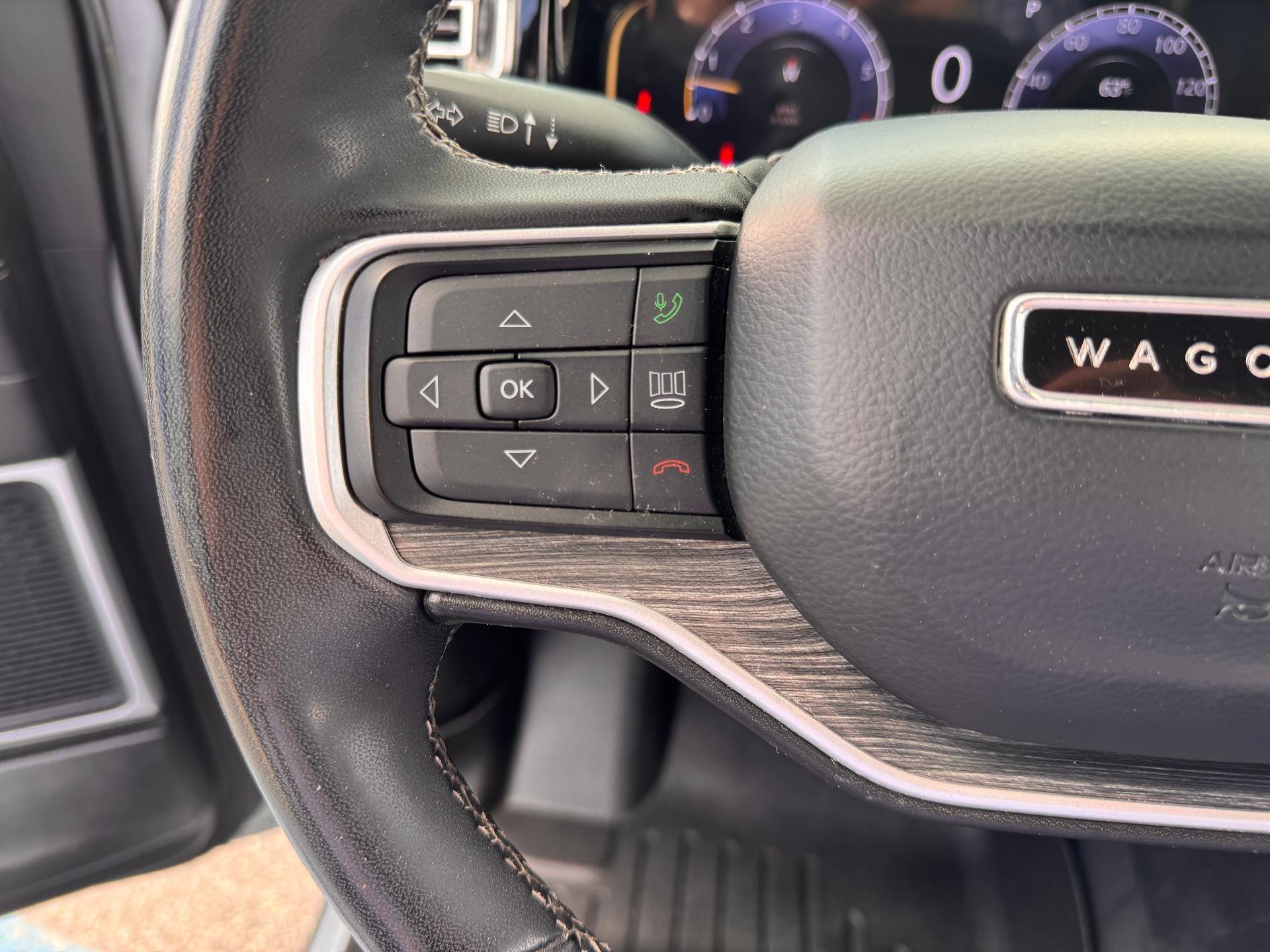 2022 Jeep Wagoneer SERIES II / 4X4 / 5.7 LITER V8 / 8 PASSENGER / 1 OWNER / 52K MILES