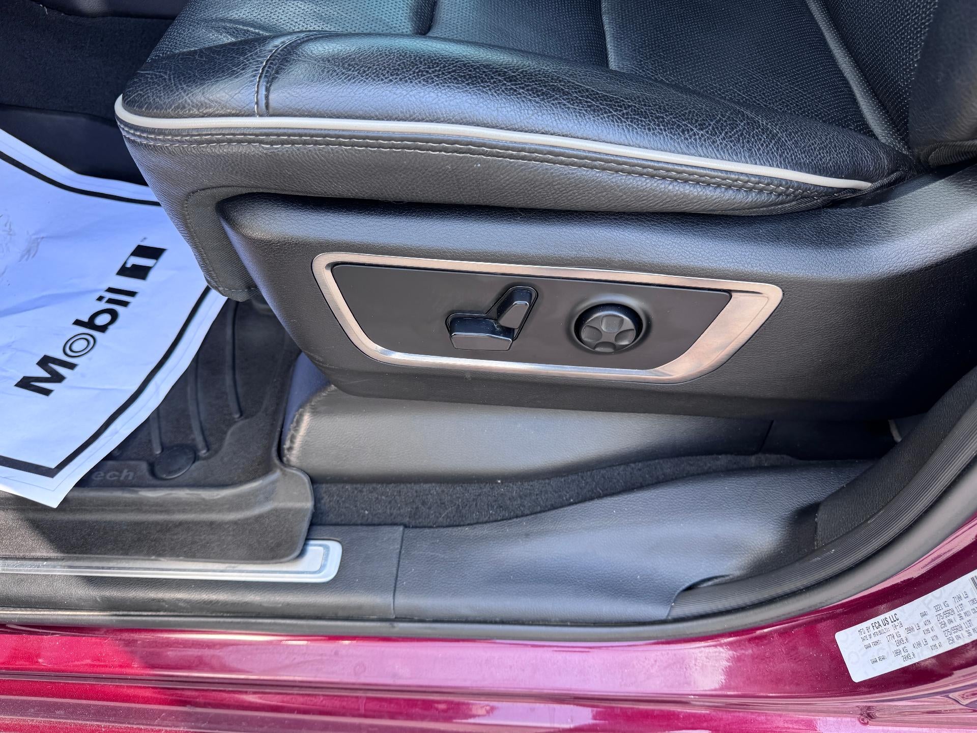 2019 RAM 1500 LIMITED / CREW / 5.7 LITER HEMI / SUNROOF / SHORT BOX / LOCAL TRADE