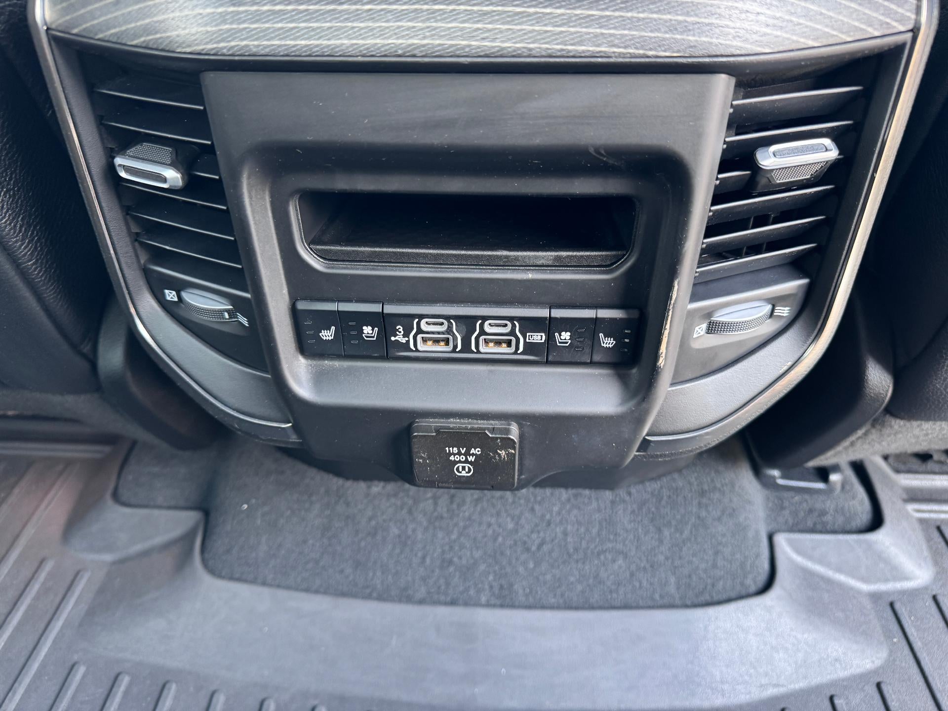 2019 RAM 1500 LIMITED / CREW / 5.7 LITER HEMI / SUNROOF / SHORT BOX / LOCAL TRADE
