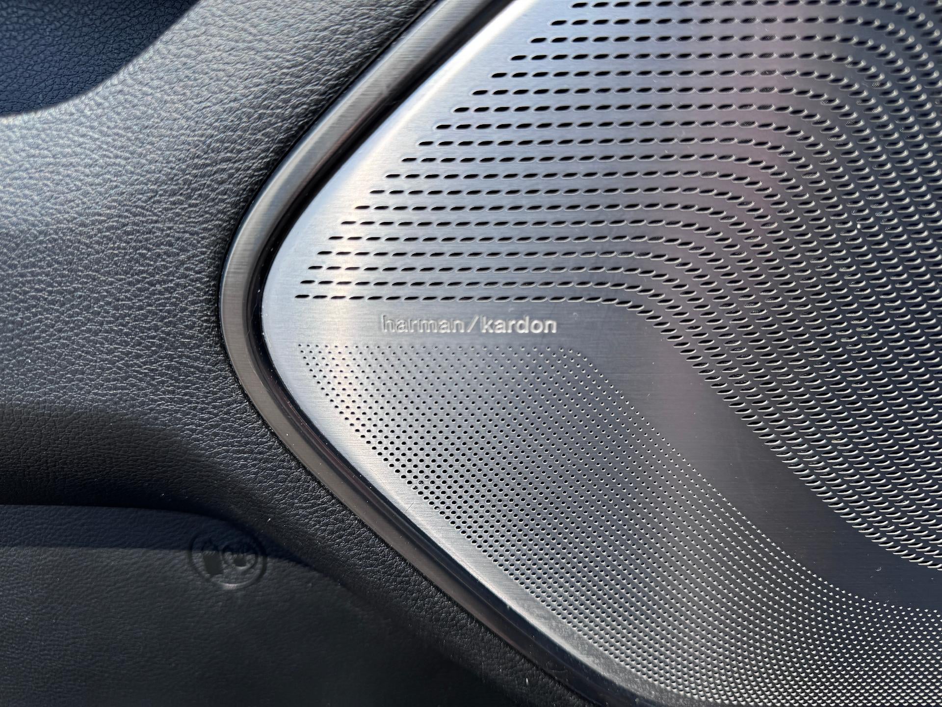 2019 RAM 1500 LIMITED / CREW / 5.7 LITER HEMI / SUNROOF / SHORT BOX / LOCAL TRADE