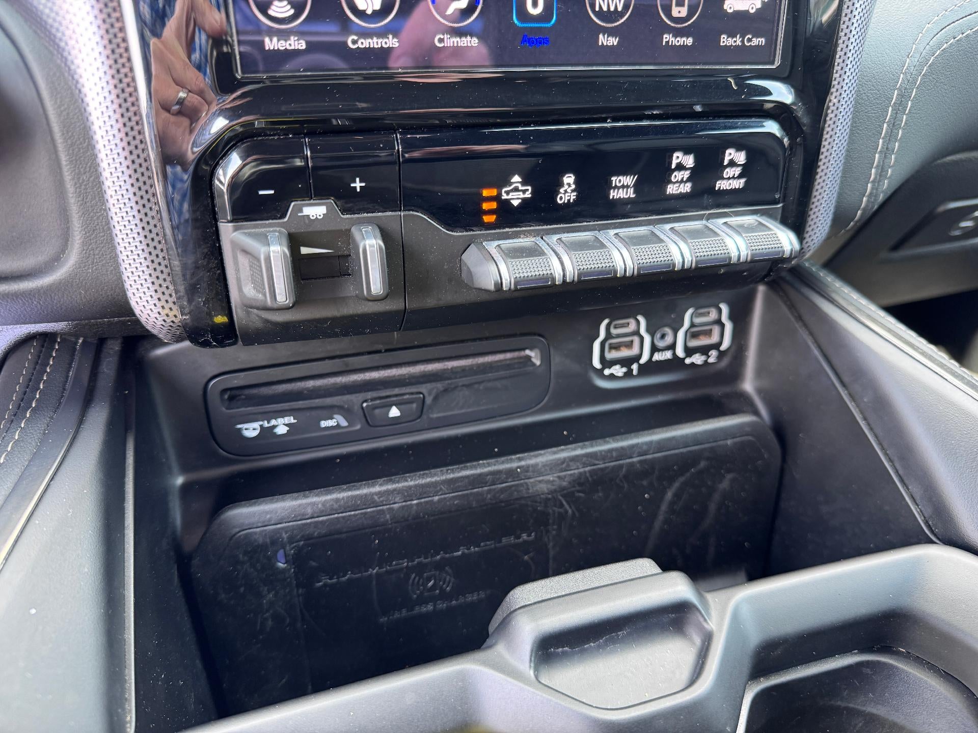 2019 RAM 1500 LIMITED / CREW / 5.7 LITER HEMI / SUNROOF / SHORT BOX / LOCAL TRADE