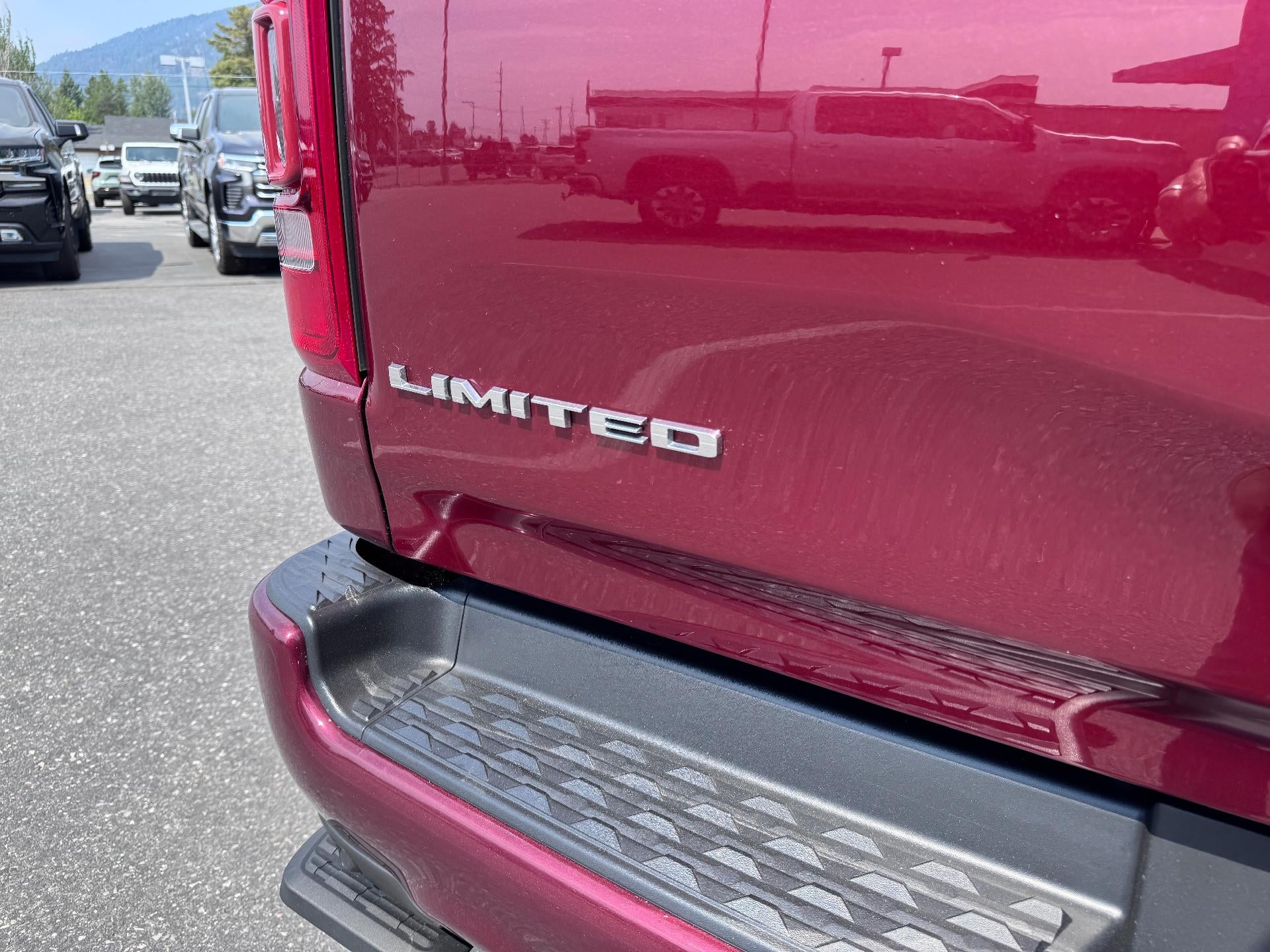 2019 RAM 1500 LIMITED / CREW / 5.7 LITER HEMI / SUNROOF / SHORT BOX / LOCAL TRADE