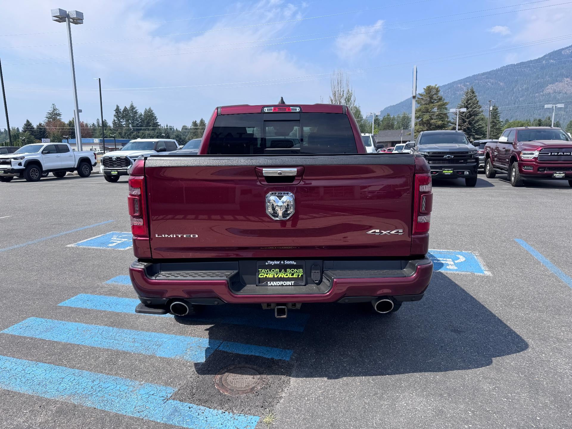 2019 RAM 1500 LIMITED / CREW / 5.7 LITER HEMI / SUNROOF / SHORT BOX / LOCAL TRADE