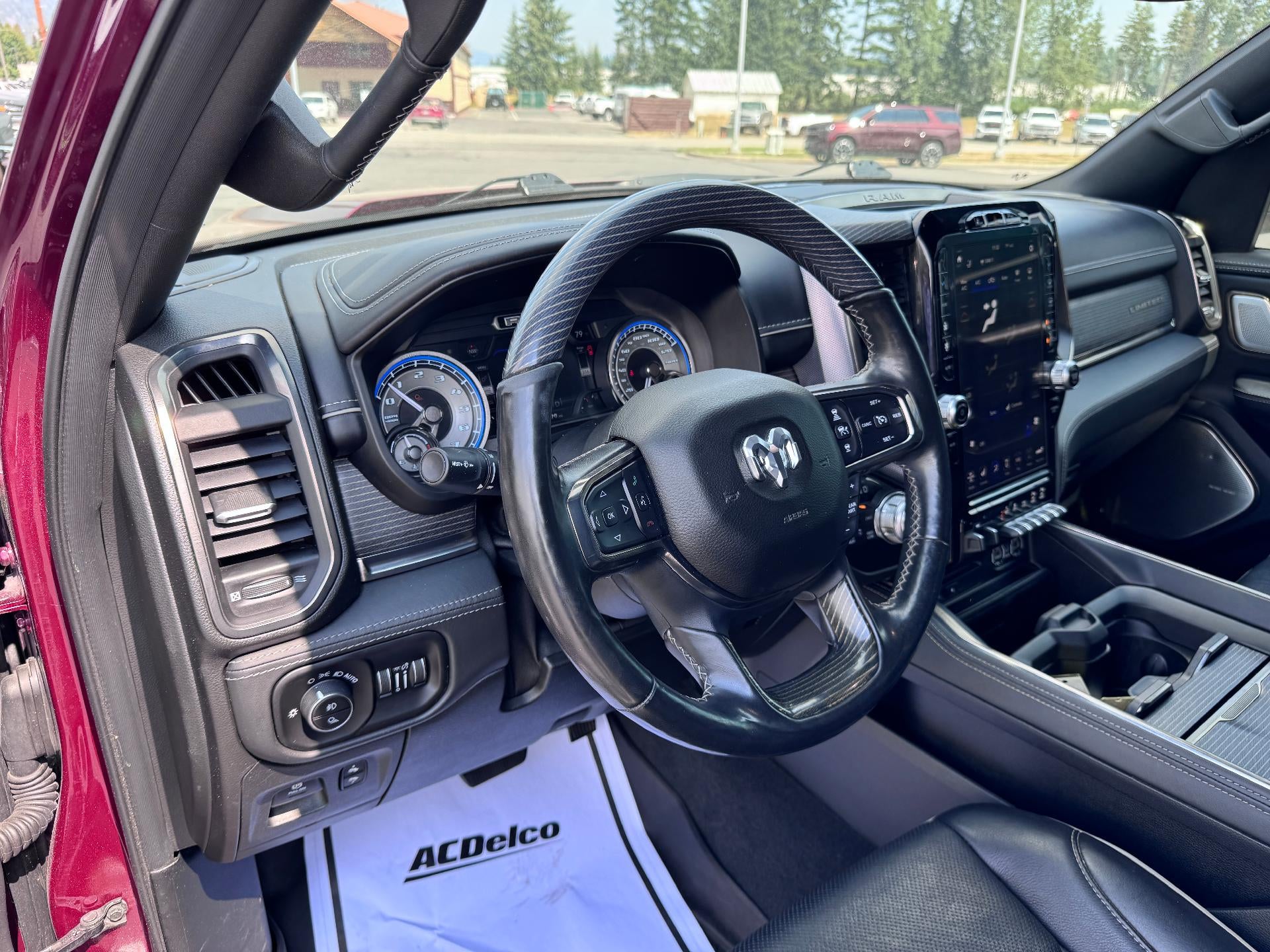 2019 RAM 1500 LIMITED / CREW / 5.7 LITER HEMI / SUNROOF / SHORT BOX / LOCAL TRADE