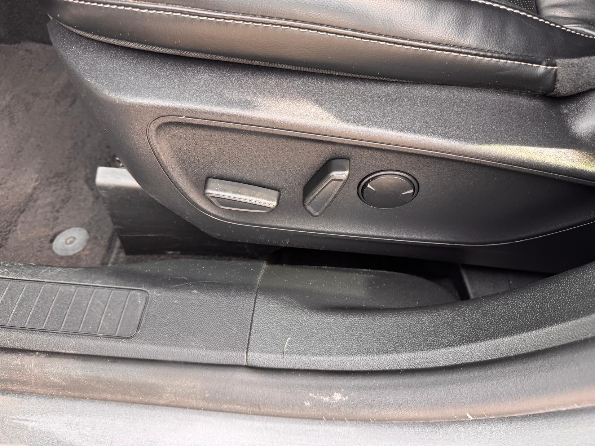 2025 Ford Escape PLATINUM / AWD / 2.0 ECOBOOST / 20K MILES / WARRANTY