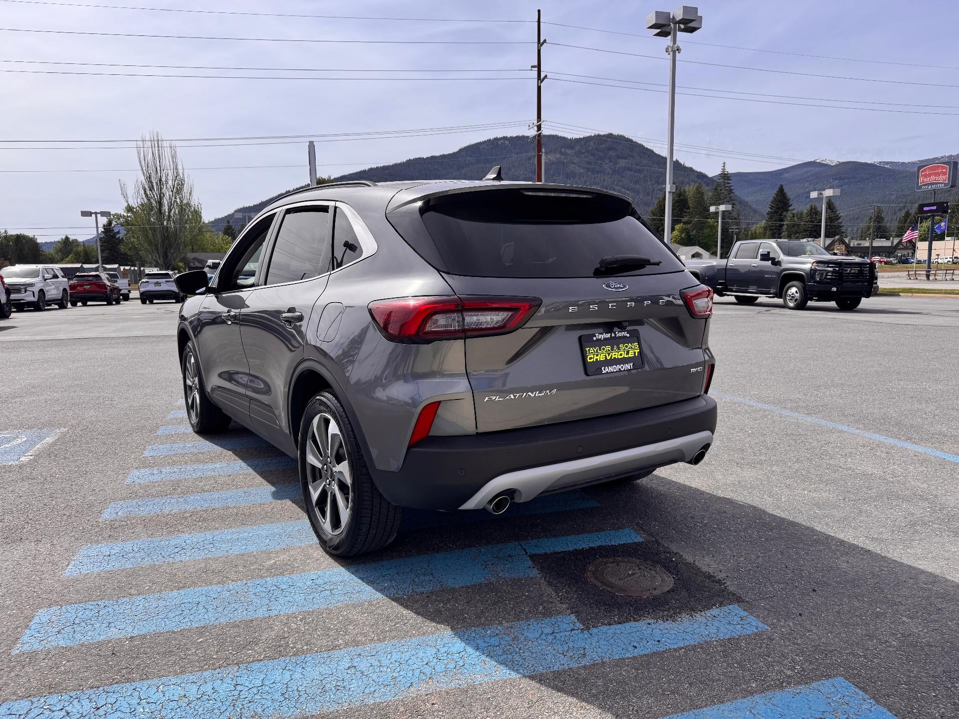 2025 Ford Escape PLATINUM / AWD / 2.0 ECOBOOST / 20K MILES / WARRANTY