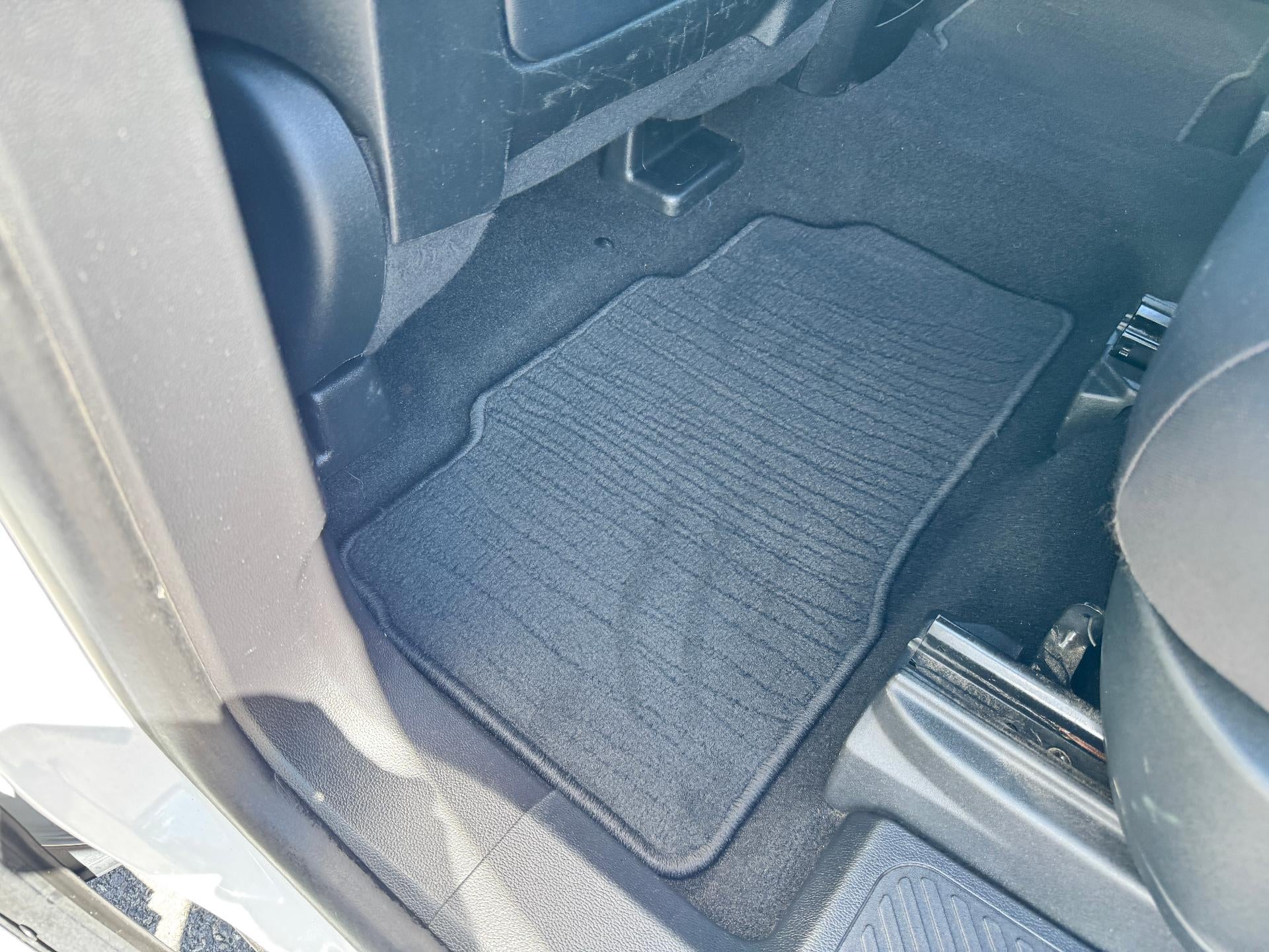 2020 Ford Explorer XLT / ALL WHEEL DRIVE / 3RD ROW SEAT / LOCAL TRADE