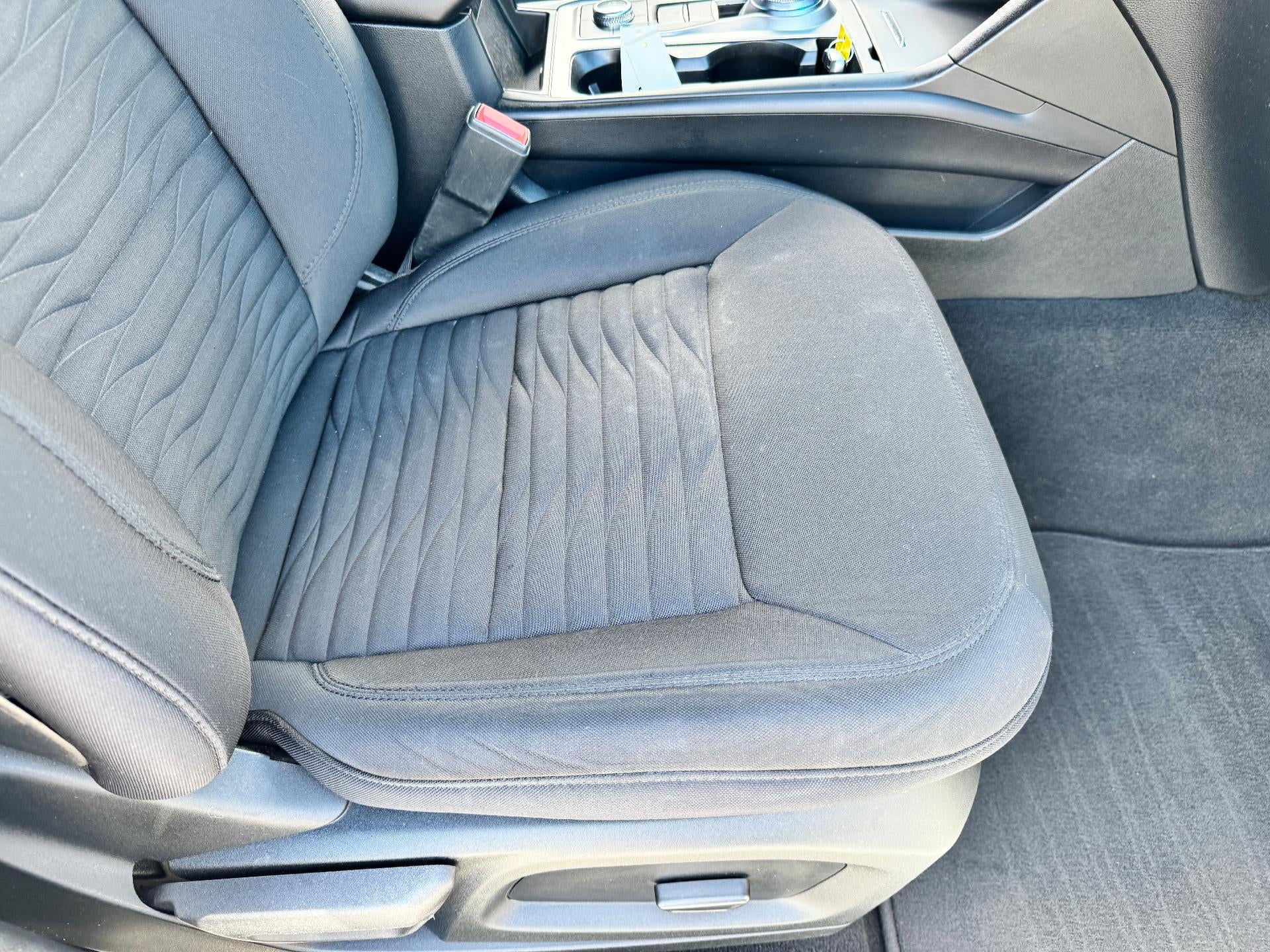 2020 Ford Explorer XLT / ALL WHEEL DRIVE / 3RD ROW SEAT / LOCAL TRADE