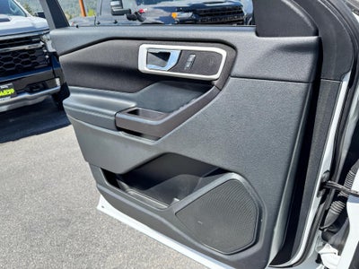 2020 Ford Explorer XLT / ALL WHEEL DRIVE / 3RD ROW SEAT / LOCAL TRADE