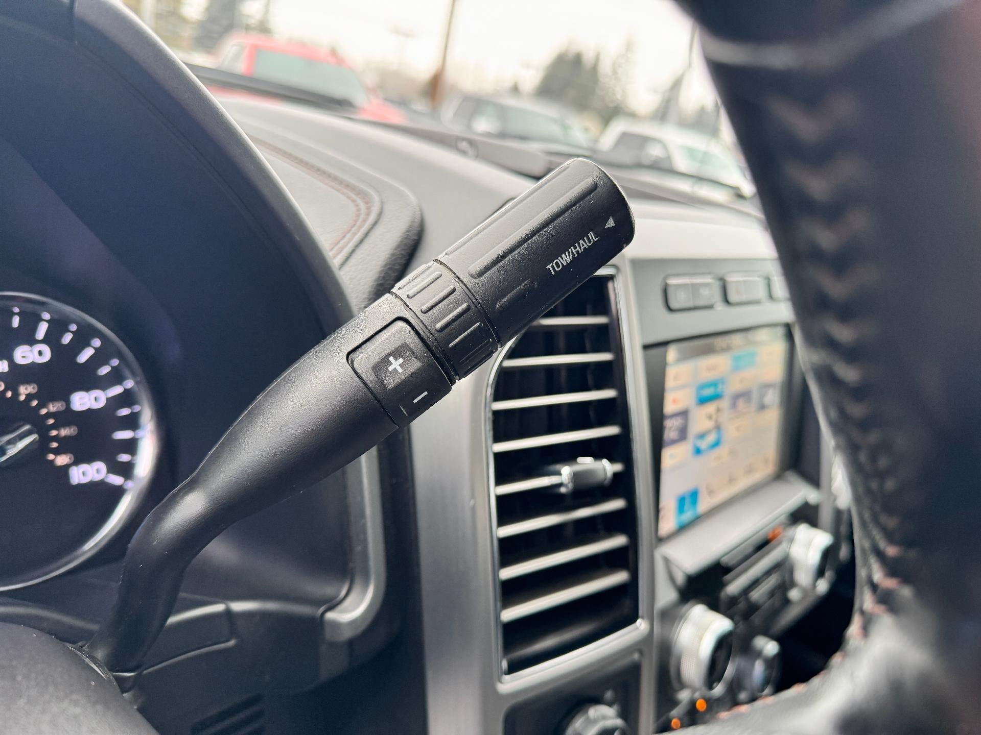 2019 Ford Super Duty F-350 SRW PLATINUM / CREW / 6.7 POWERSTROKE / ULTIMATE PCKG / STANDARD BOX / 69K MILES