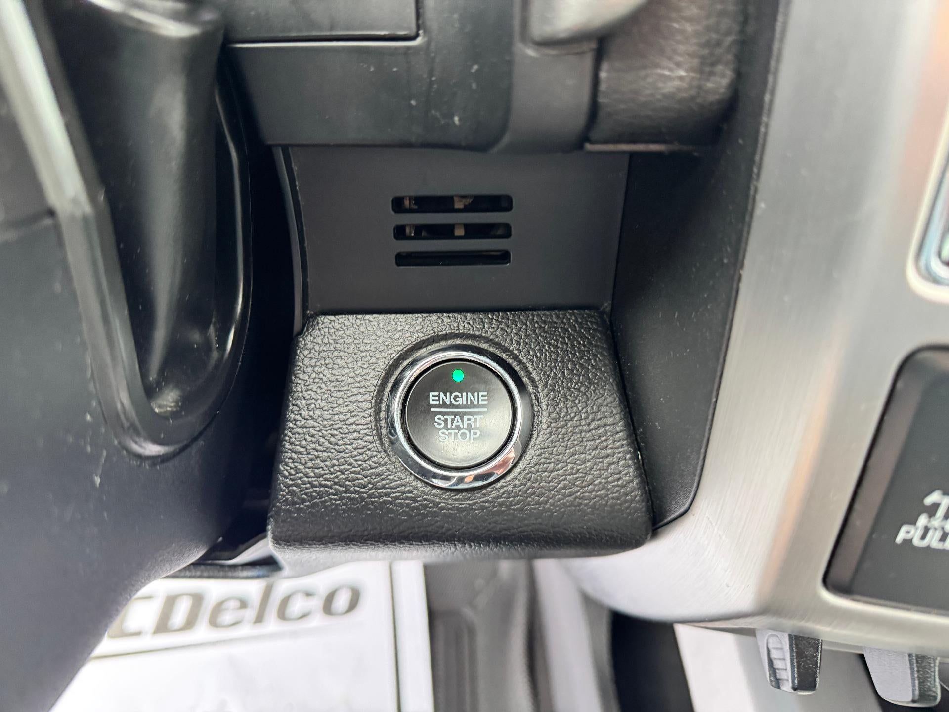 2019 Ford Super Duty F-350 SRW PLATINUM / CREW / 6.7 POWERSTROKE / ULTIMATE PCKG / STANDARD BOX / 69K MILES