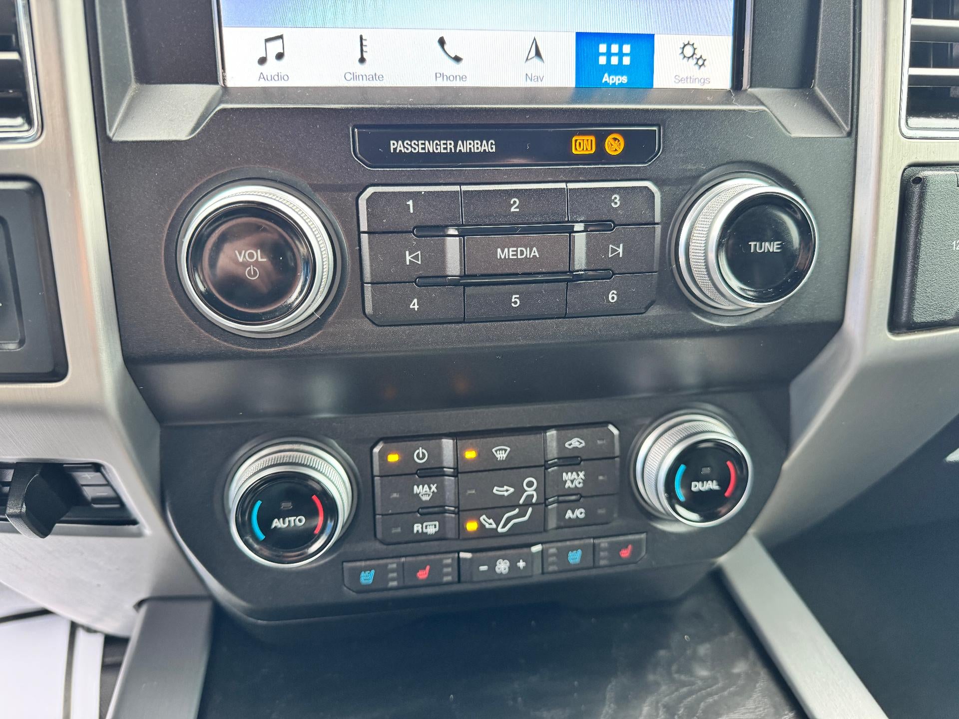 2019 Ford Super Duty F-350 SRW PLATINUM / CREW / 6.7 POWERSTROKE / ULTIMATE PCKG / STANDARD BOX / 69K MILES