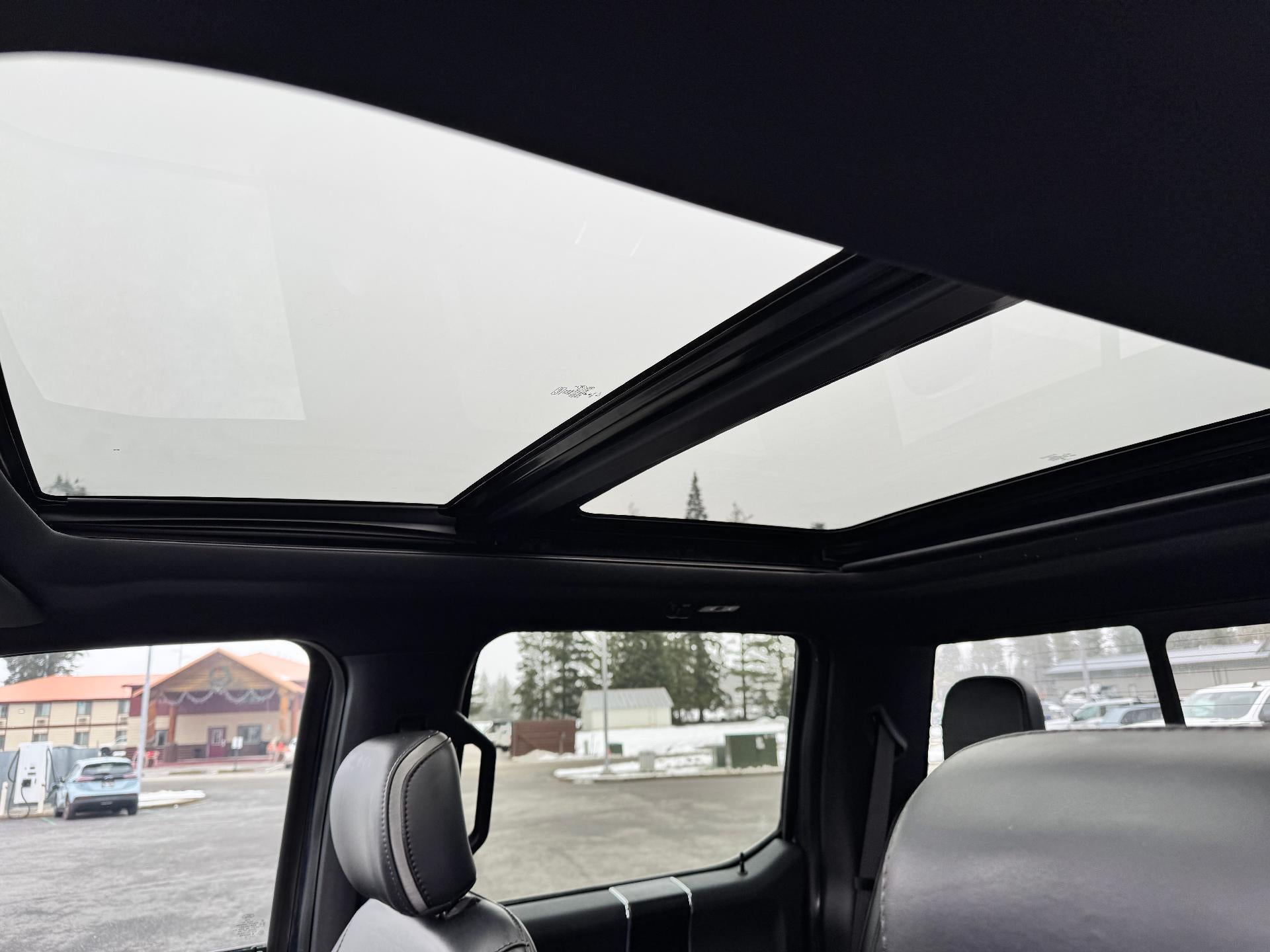 2019 Ford Super Duty F-350 SRW PLATINUM / CREW / 6.7 POWERSTROKE / ULTIMATE PCKG / STANDARD BOX / 69K MILES