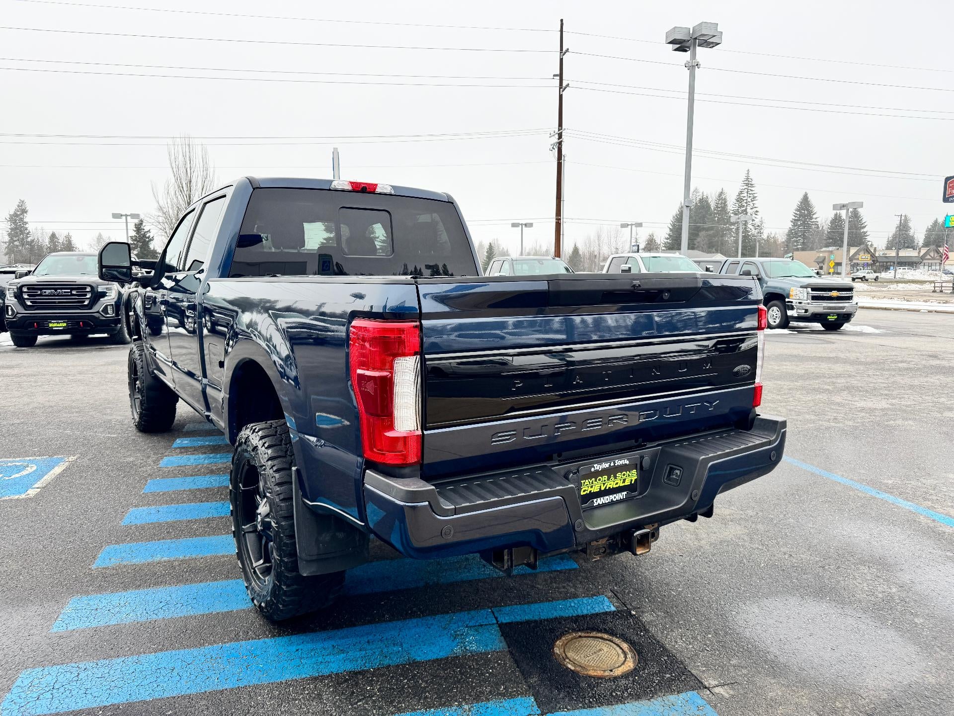 2019 Ford Super Duty F-350 SRW PLATINUM / CREW / 6.7 POWERSTROKE / ULTIMATE PCKG / STANDARD BOX / 69K MILES