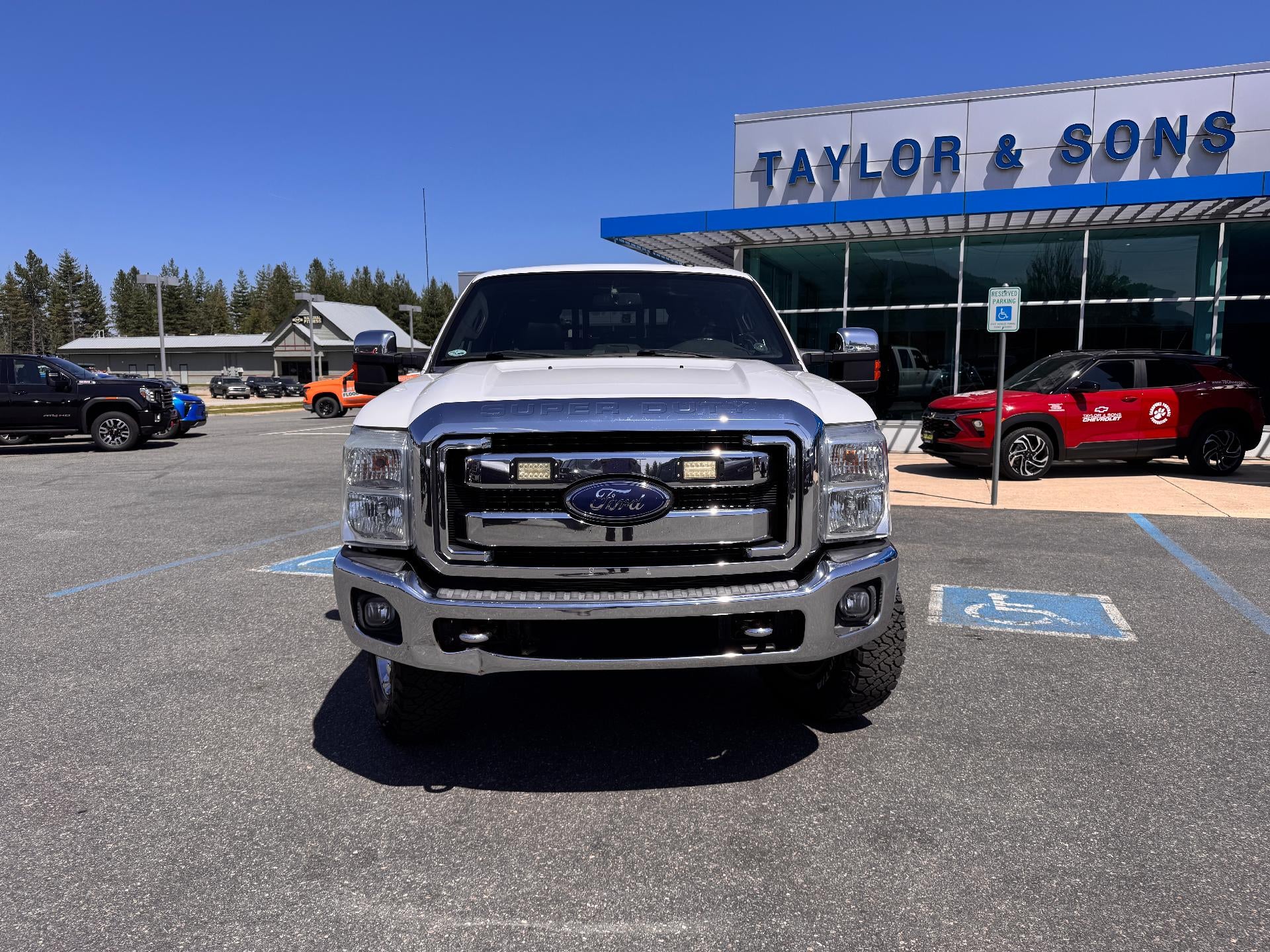 2013 Ford Super Duty F-350 SRW LARIAT / CREW / 6.7 POWERSTROKE / 8' FLAT BED / LOCAL TRADE