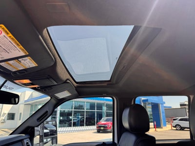 2013 Ford Super Duty F-350 SRW LARIAT / CREW / 6.7 POWERSTROKE / 8' FLAT BED / LOCAL TRADE