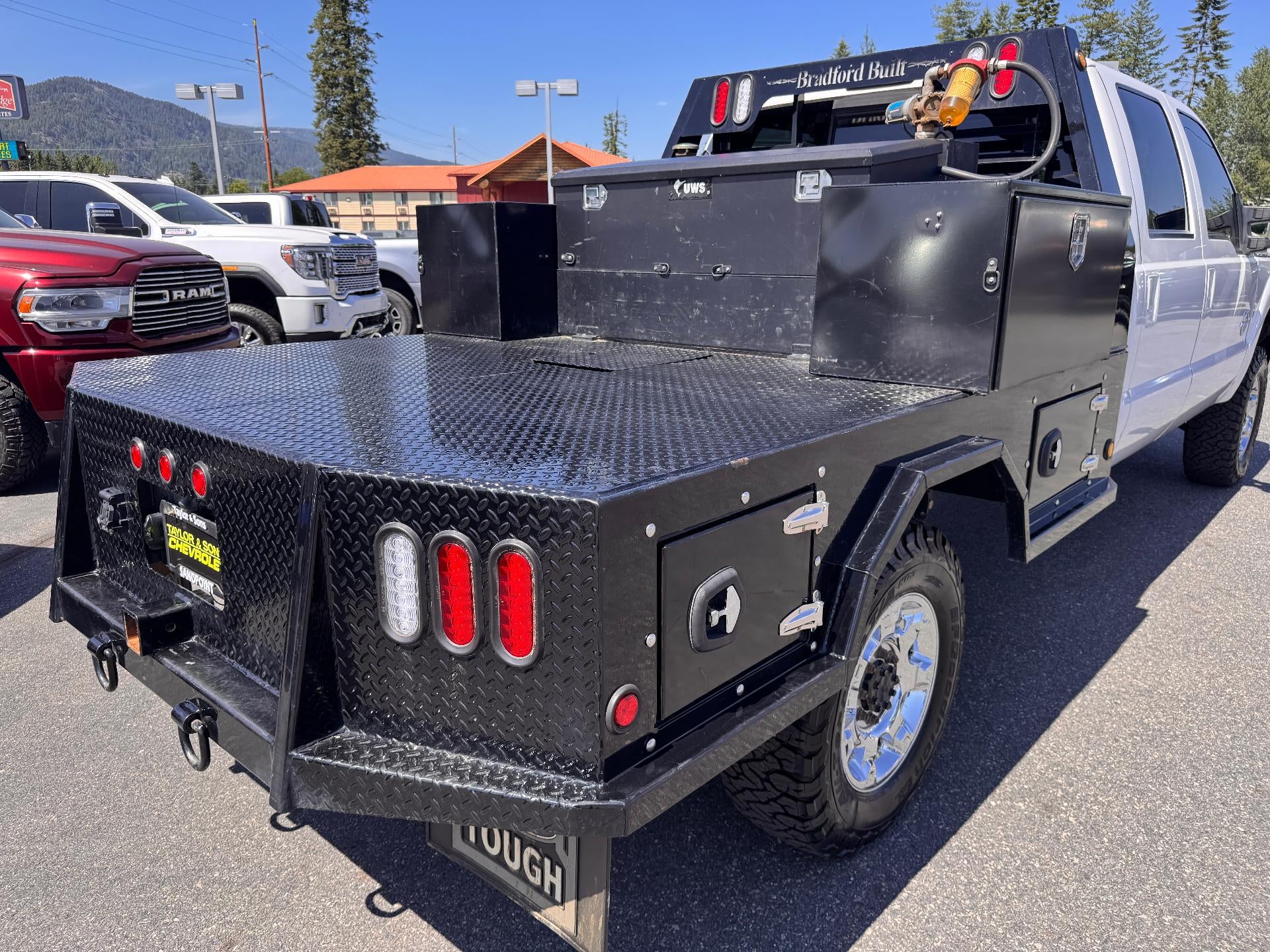 2013 Ford Super Duty F-350 SRW LARIAT / CREW / 6.7 POWERSTROKE / 8' FLAT BED / LOCAL TRADE