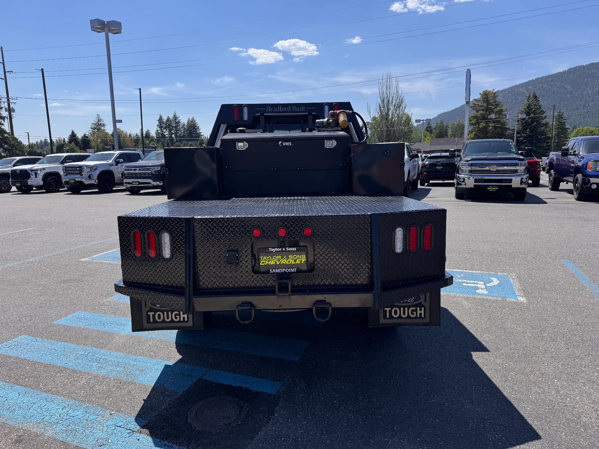 2013 Ford Super Duty F-350 SRW LARIAT / CREW / 6.7 POWERSTROKE / 8' FLAT BED / LOCAL TRADE