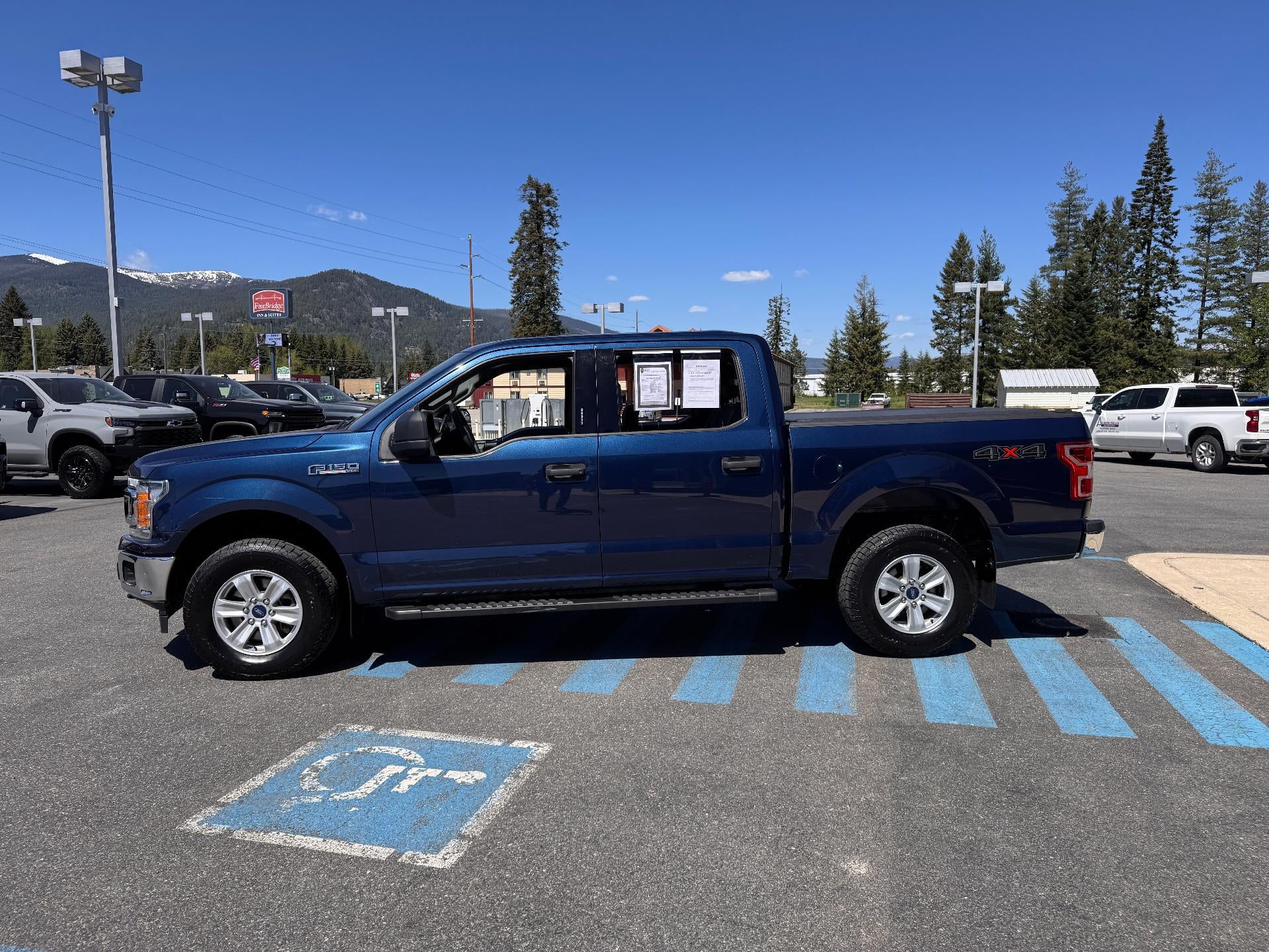 2018 Ford F-150 XLT / CREW / 5.0 LITER V8 / SHORT BOX / LOCAL TRADE