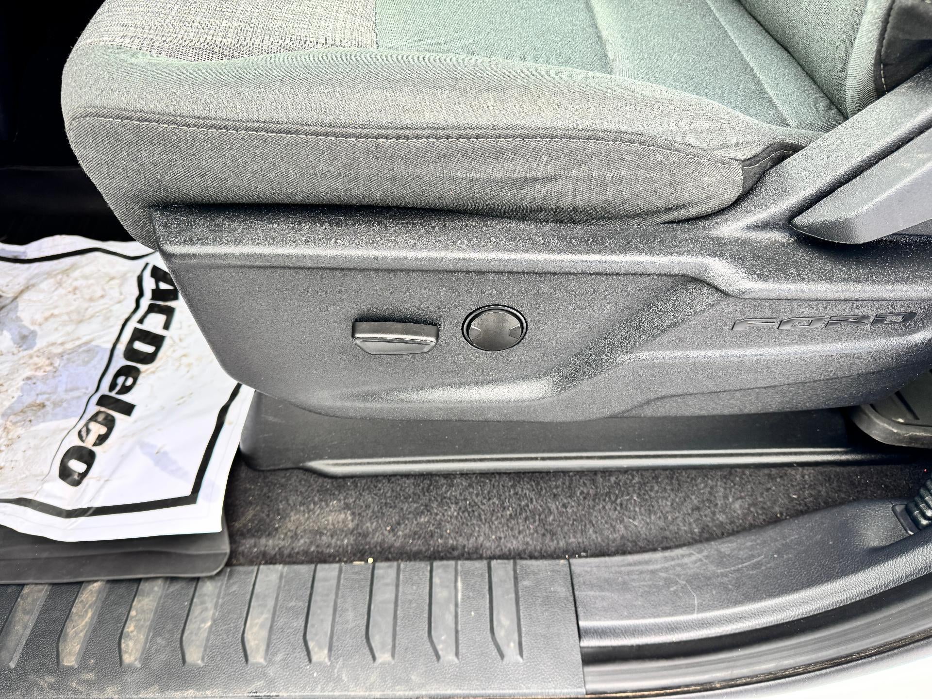 2023 Ford F-150 XLT / SUPERCREW / 2.7 ECOBOOST / SHORT BOX / WARRANTY / 30K MILES