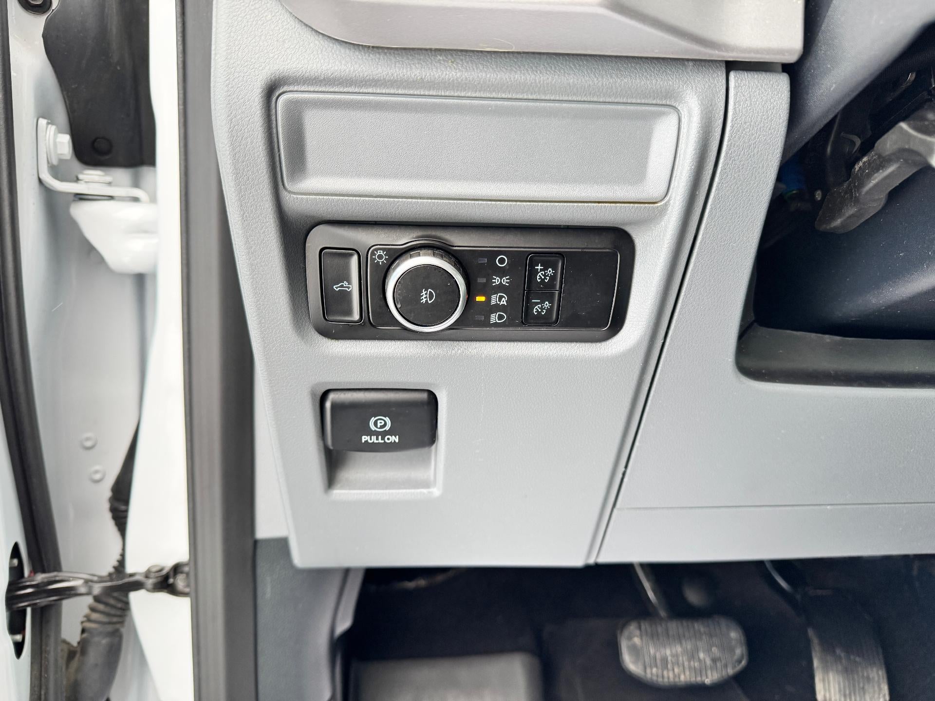 2023 Ford F-150 XLT / SUPERCREW / 2.7 ECOBOOST / SHORT BOX / WARRANTY / 30K MILES