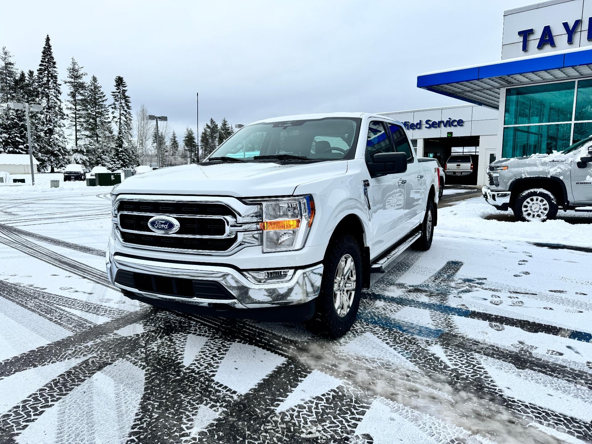 2023 Ford F-150 XLT / SUPERCREW / 2.7 ECOBOOST / SHORT BOX / WARRANTY / 30K MILES