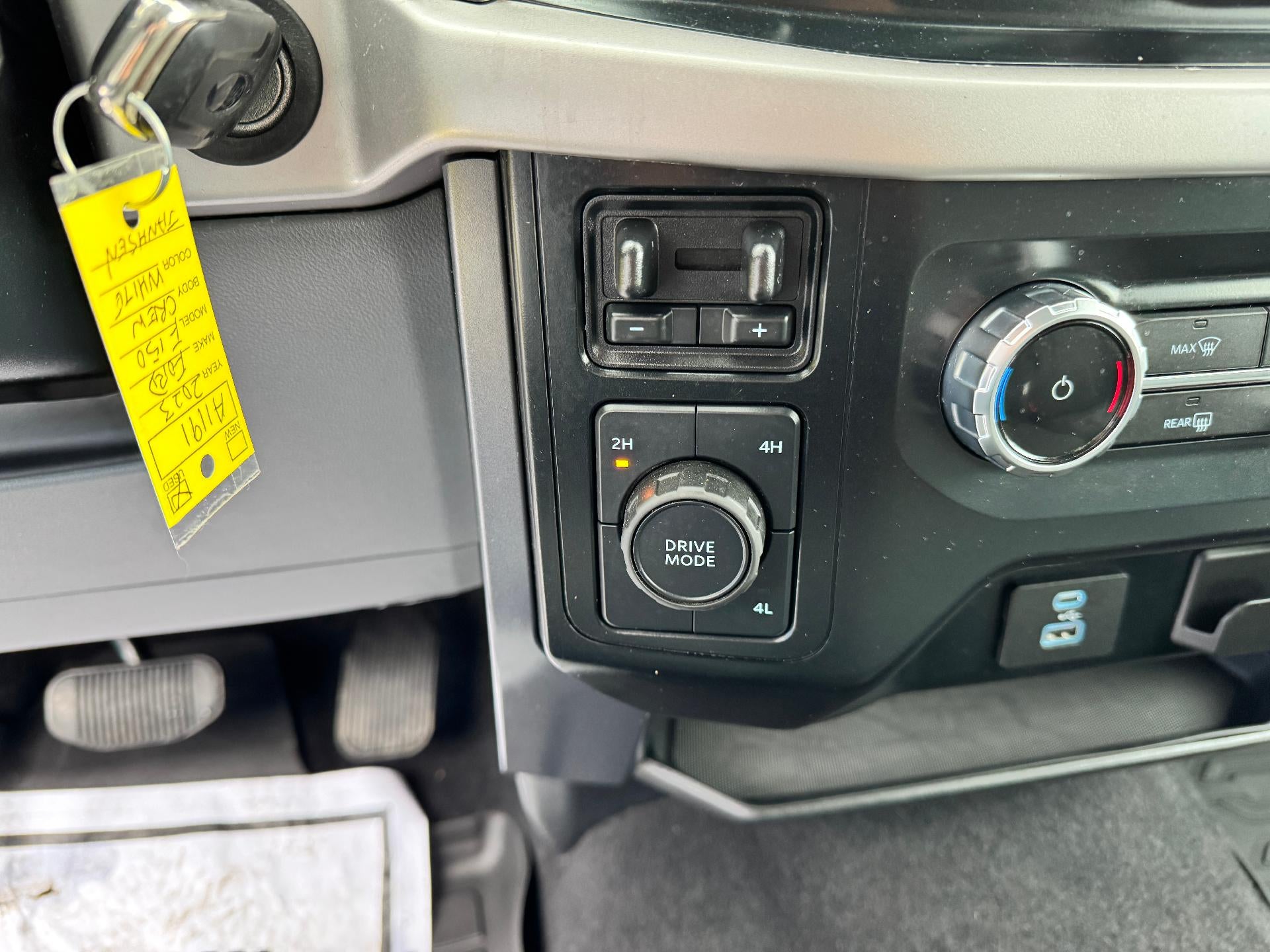 2023 Ford F-150 XLT / SUPERCREW / 2.7 ECOBOOST / SHORT BOX / WARRANTY / 30K MILES