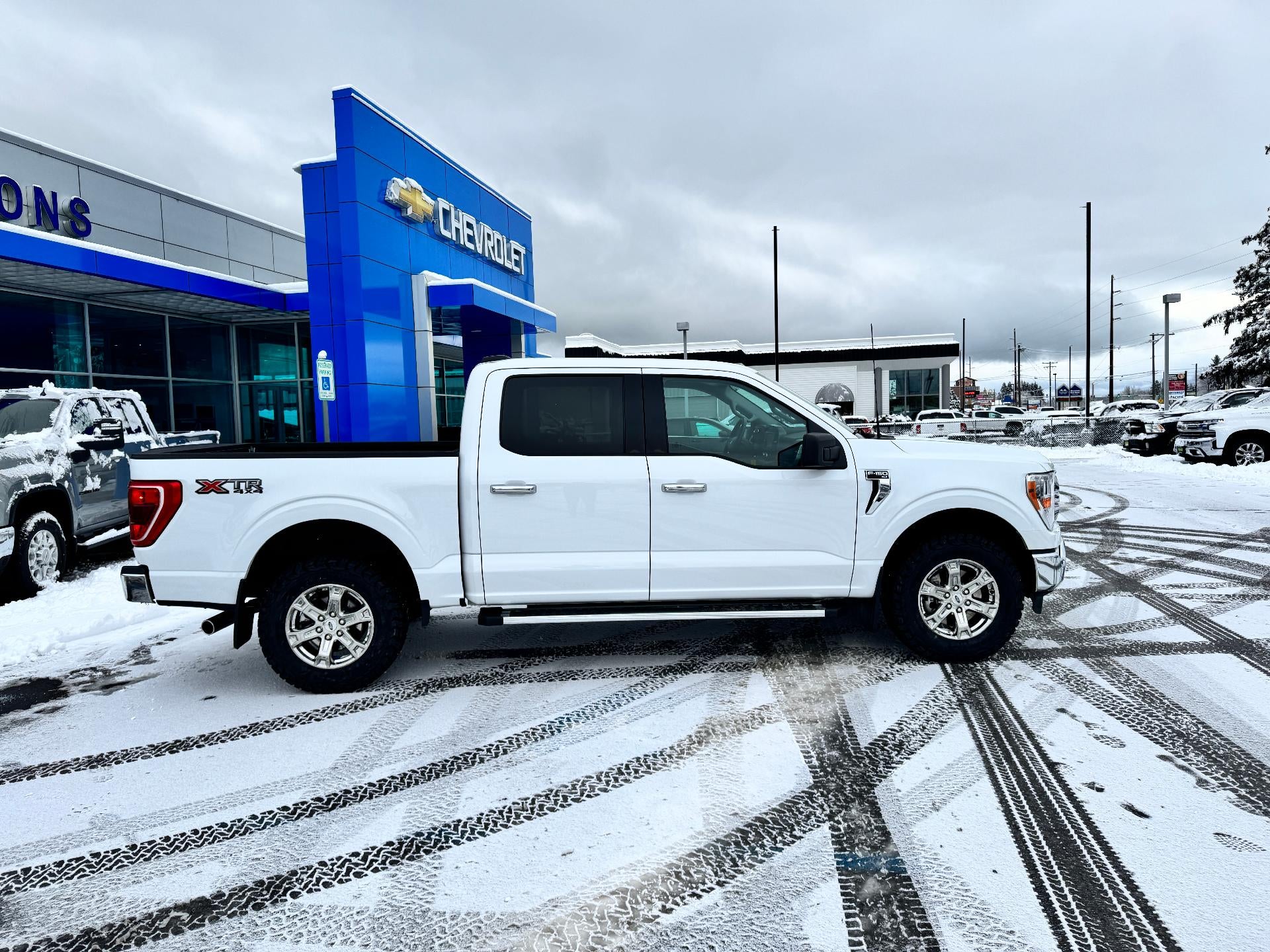 2023 Ford F-150 XLT / SUPERCREW / 2.7 ECOBOOST / SHORT BOX / WARRANTY / 30K MILES