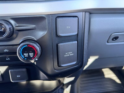 2024 Ford Super Duty F-350 SRW XL / REGULAR CAB / 6.8 LITER GAS V8 / LONG BOX / 1 OWNER / 26K MILES