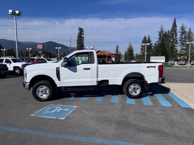 2024 Ford Super Duty F-350 SRW XL / REGULAR CAB / 6.8 LITER GAS V8 / LONG BOX / 1 OWNER / 26K MILES