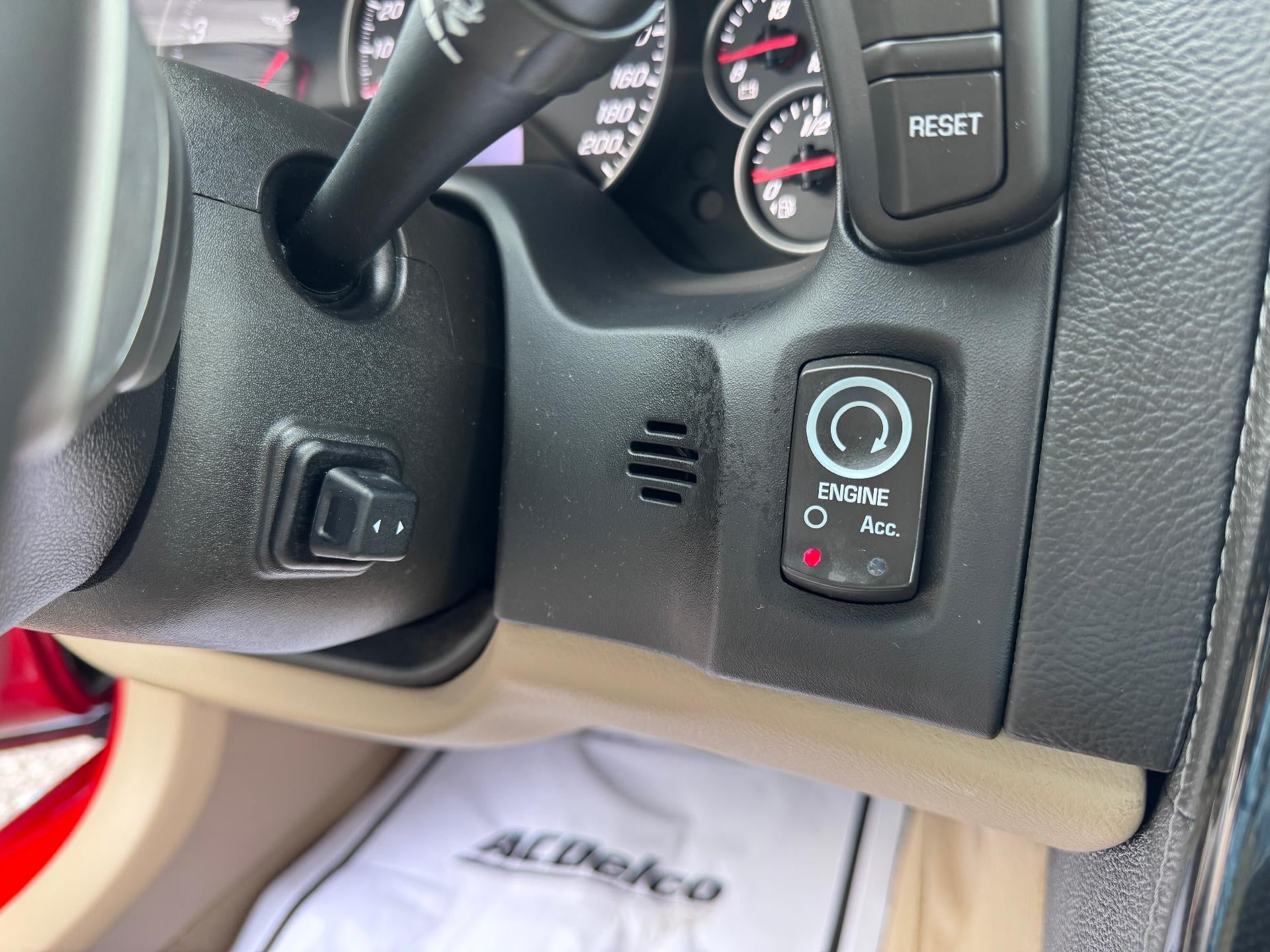 2008 Chevrolet Corvette 3LT / COUPE / 6.2 LITER V8 / 430 HORSEPOWER / Z51 PCKG / 1 OWNER / 18K MILES