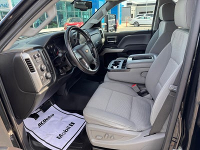 2017 Chevrolet Silverado 2500 HD LT / CREW / 6.0 LITER GAS V8 / STANDARD BOX / 1 OWNER / 80K MILES