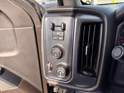 2017 Chevrolet Silverado 2500 HD LT / CREW / 6.0 LITER GAS V8 / STANDARD BOX / 1 OWNER / 80K MILES