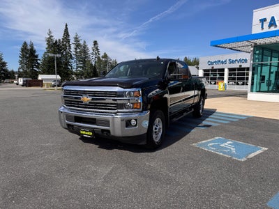 2017 Chevrolet Silverado 2500 HD LT / CREW / 6.0 LITER GAS V8 / STANDARD BOX / 1 OWNER / 80K MILES