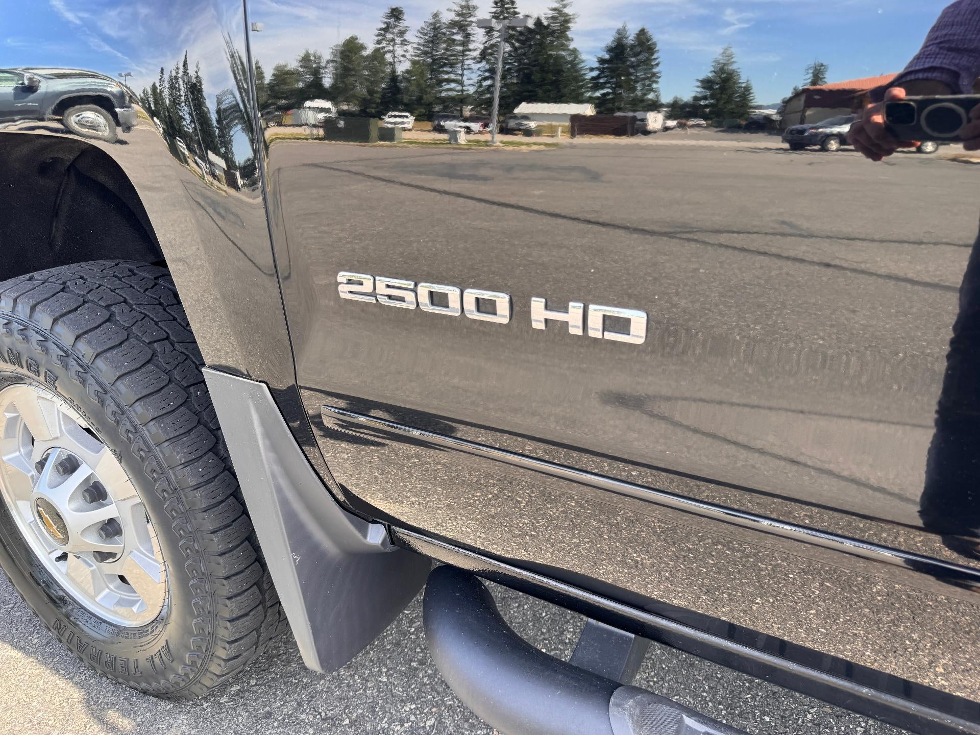 2017 Chevrolet Silverado 2500 HD LT / CREW / 6.0 LITER GAS V8 / STANDARD BOX / 1 OWNER / 80K MILES