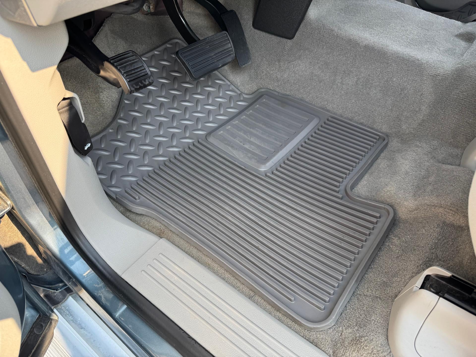 2012 Chevrolet Silverado 2500 HD LT / 2 WHEEL DRIVE / EXTENDED CAB / LONG BOX / 6.0 GAS V8 / 1 OWNER