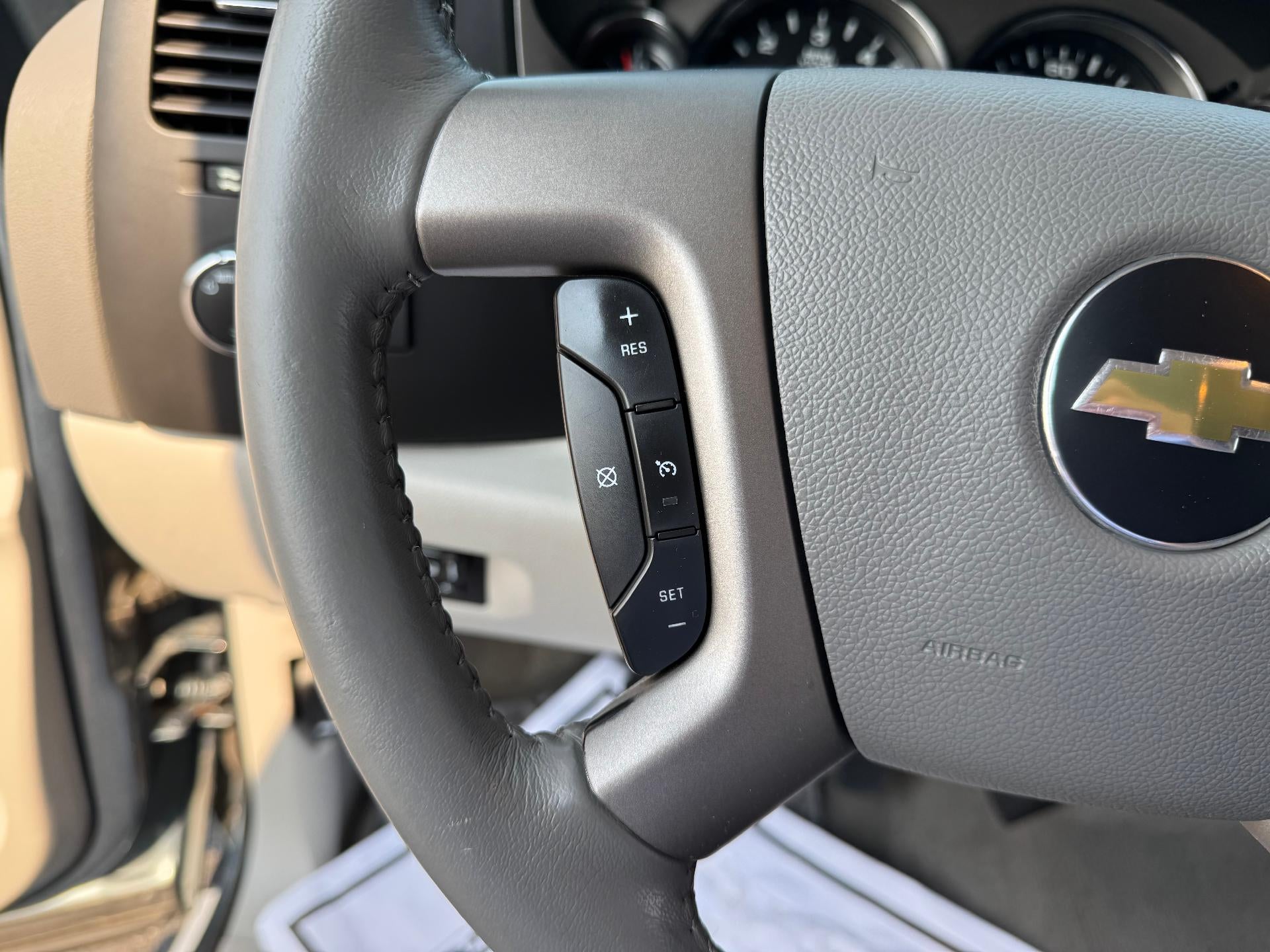 2012 Chevrolet Silverado 2500 HD LT / 2 WHEEL DRIVE / EXTENDED CAB / LONG BOX / 6.0 GAS V8 / 1 OWNER